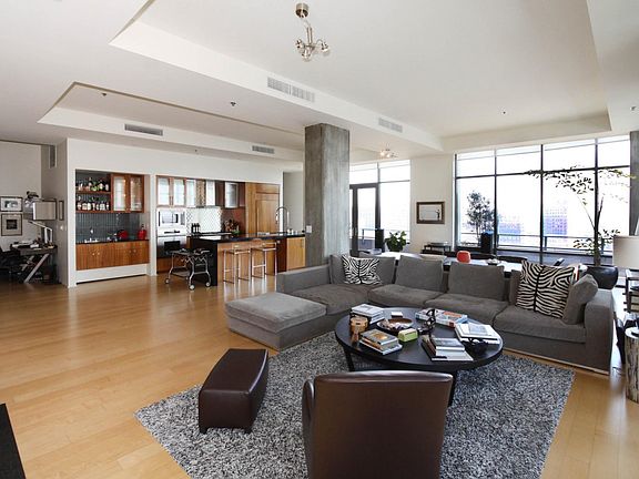 4th image of 1111 S Grand Ave #Penthouse 8