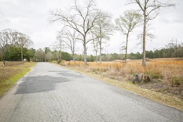 2nd image of Golden Lantern Rd