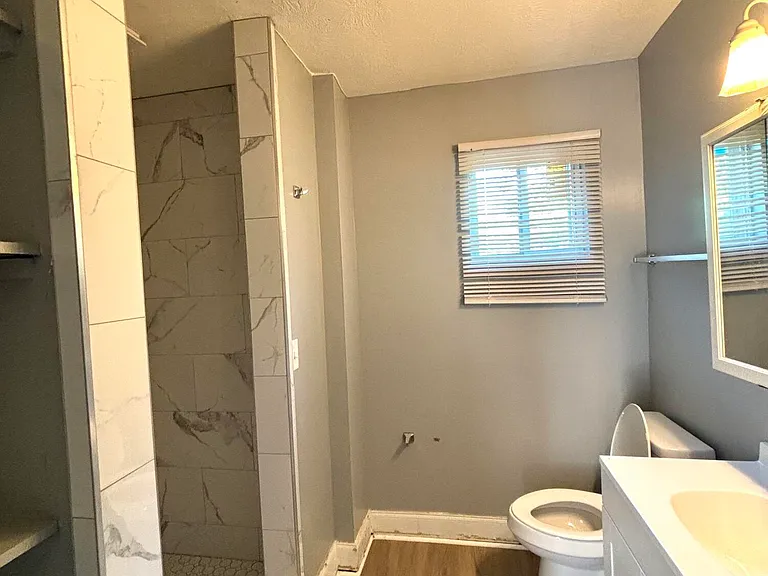 642 Crawford Ave — Photo 6