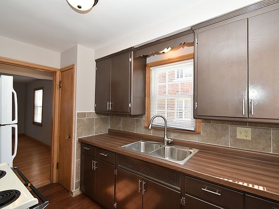 2nd image of 1-6911 W Lisbon Ave #1