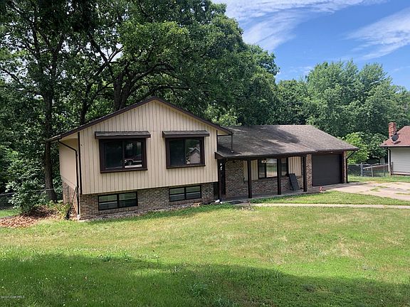 3rd image of 3919 Randall Dr