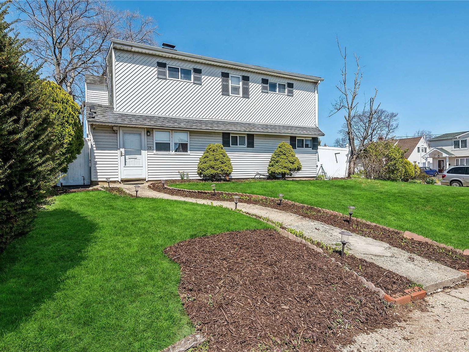 15 Finch Lane, Levittown, NY 11756 Zillow