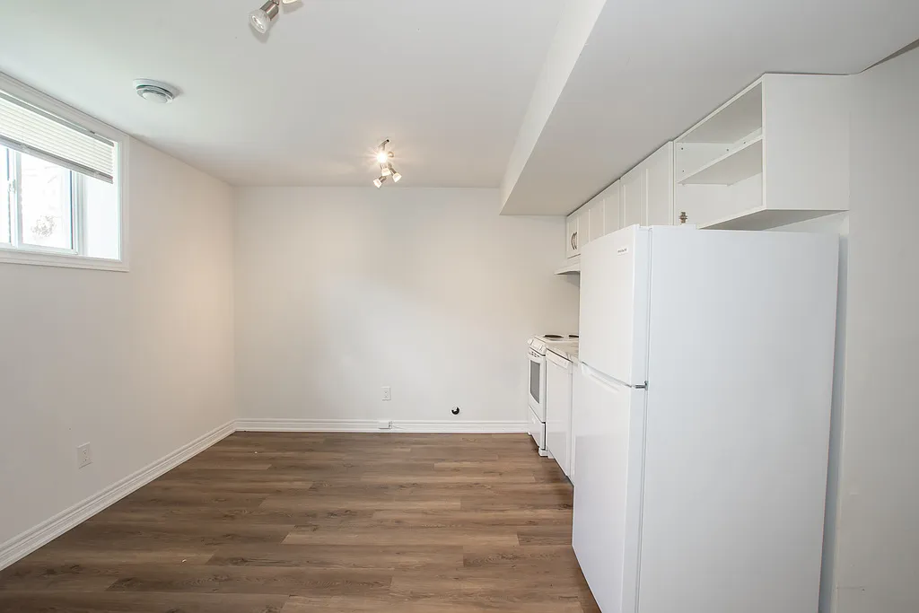 36 Viger Drive - B — Photo 1
