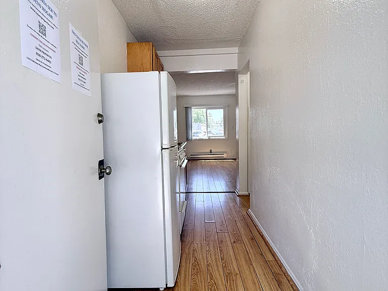 7535 Whitsett Ave #12 — Photo 2