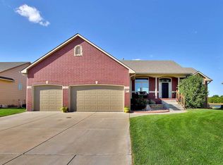 810 S Erin Ct, Haysville, KS 67060