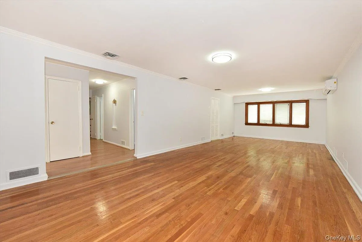 4 bed, 2.5 bath, 1450 sqft, $6,000 — Photo 3