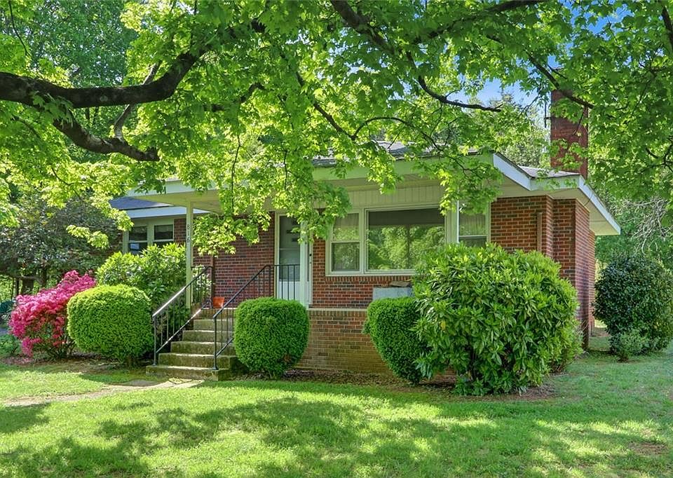1st image of 816 Sherrilwood Dr