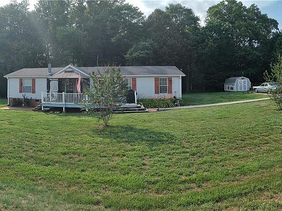 2nd image of 1090 Chestnut Grove Rd