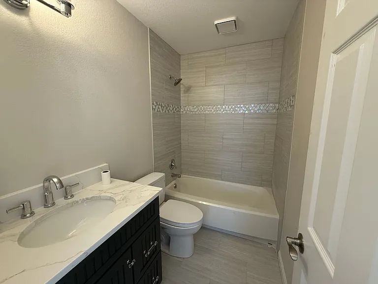 818 Spyglass Cir — Photo 20