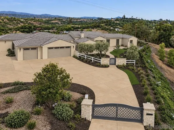 3240 Via Del Cielo, Fallbrook, CA 92028