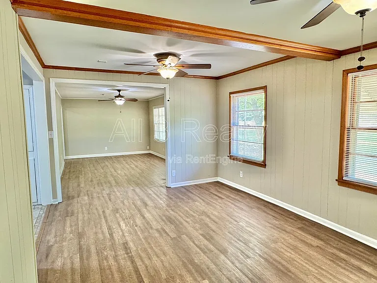 804 Hillman St — Photo 13