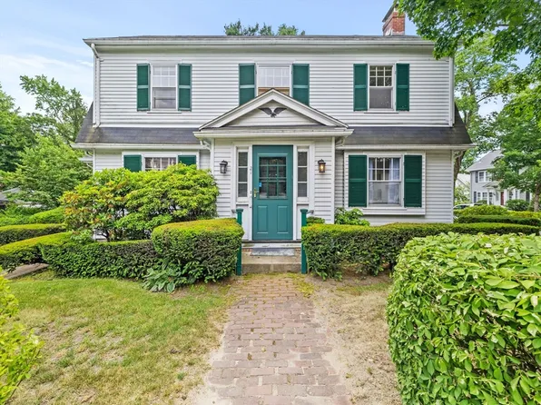 21 Wellesley Ave, Wellesley, MA 02482
