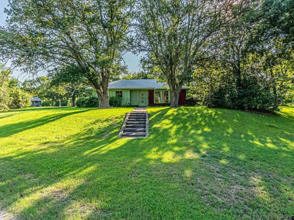 713 N Washington St, Grand Saline, TX 75140