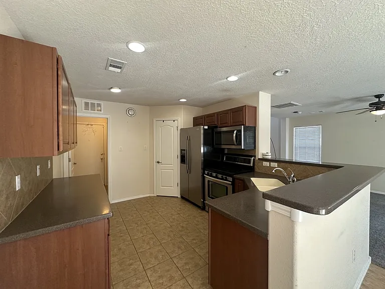10809 Fort Point Ln NE — Photo 10