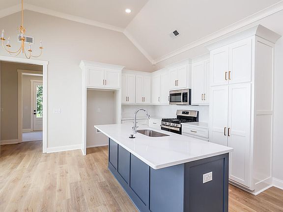 5th image of 938 Georgia Oak Cv