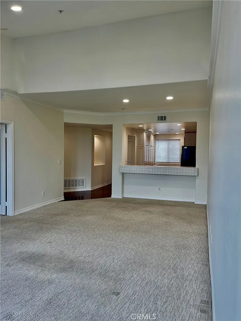 2 bed, 1233 sqft, $3,750 — Photo 3