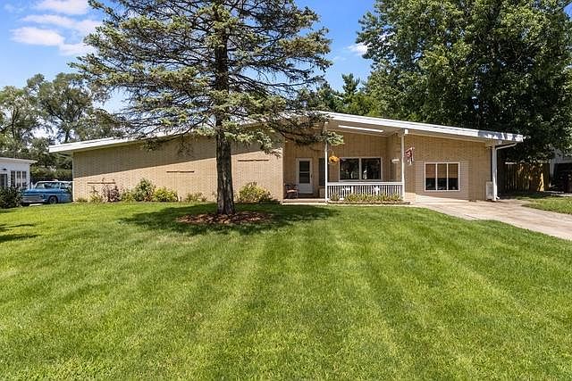 541 Miller St Beecher Il 60401 Mls 490322 Zillow