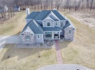 5064 Hidden Ridge Dr, Metamora, MI 48455