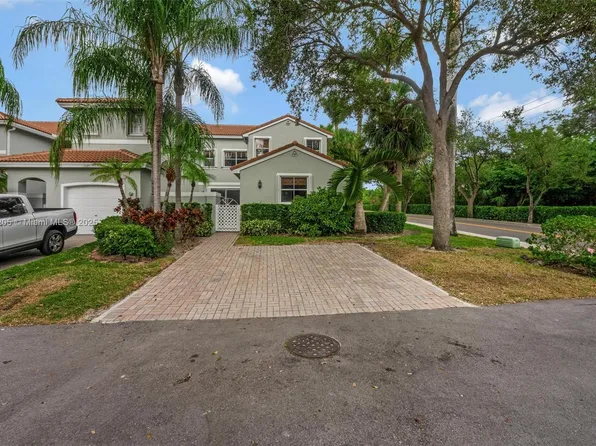1115 Buttonwood Ln, Hollywood, FL 33019