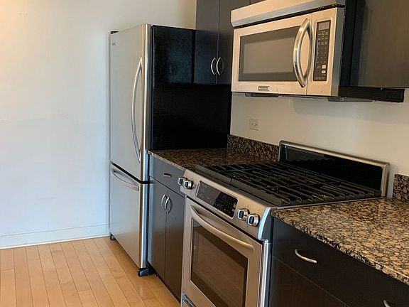 5th image of 8 E Randolph St Unit 3307