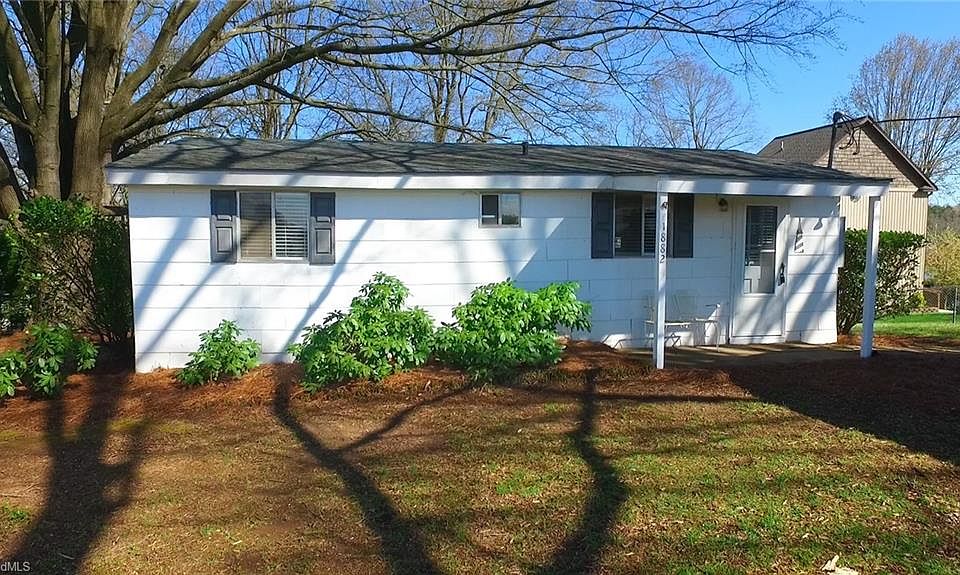 2nd image of 1882 Riverview Road Ext