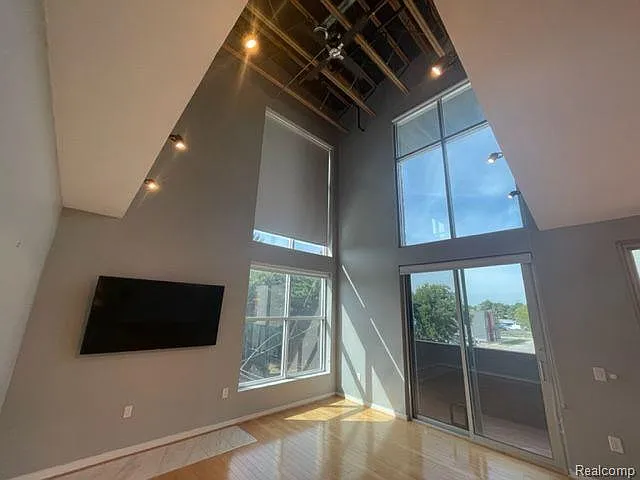 614 S Troy St #205 — Photo 14