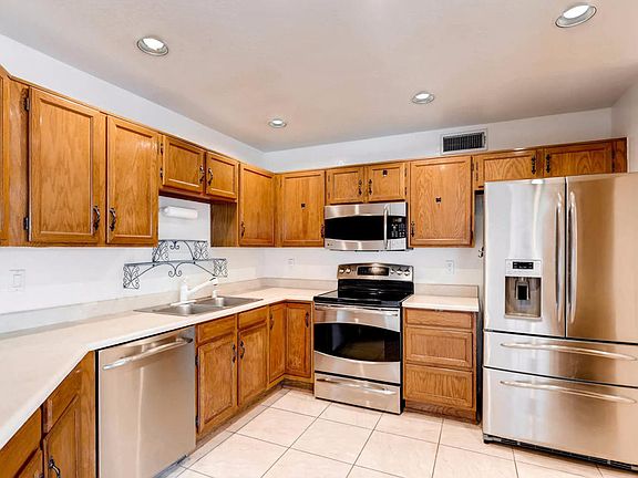 4th image of 3113 W Topeka Dr