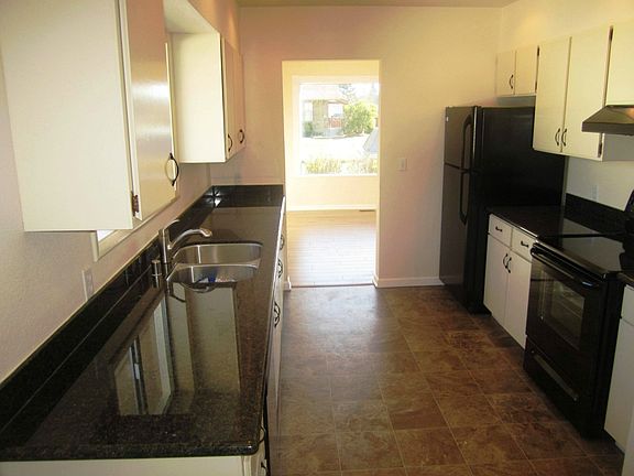 4th image of 7320 S Park Ave