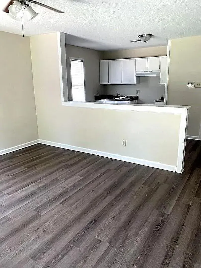 308 Gannt St — Photo 2