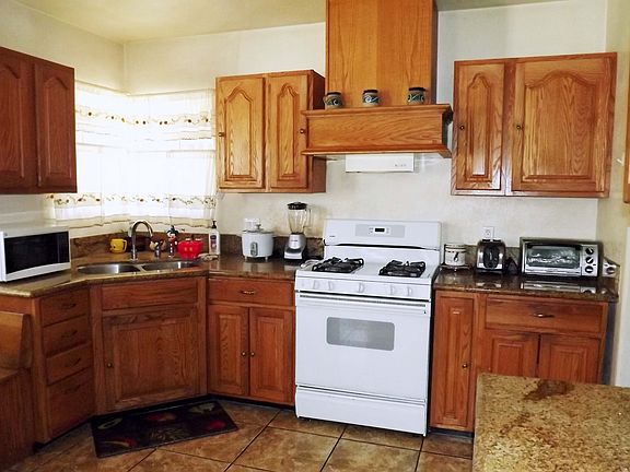 2nd image of 543 Griswold Ave