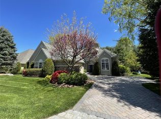 41 Stony Gate Oval, New Rochelle, NY 10804