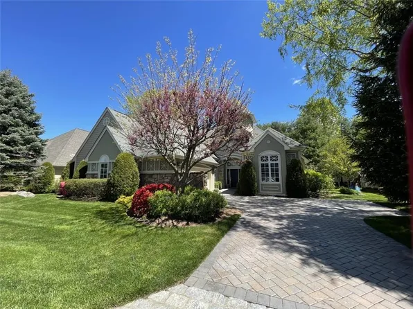 41 Stony Gate Oval, New Rochelle, NY 10804