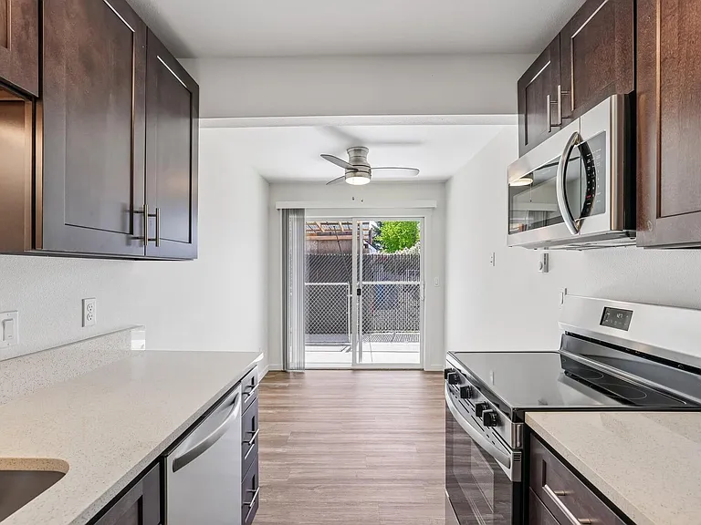 Midland Apartments — Photo 54