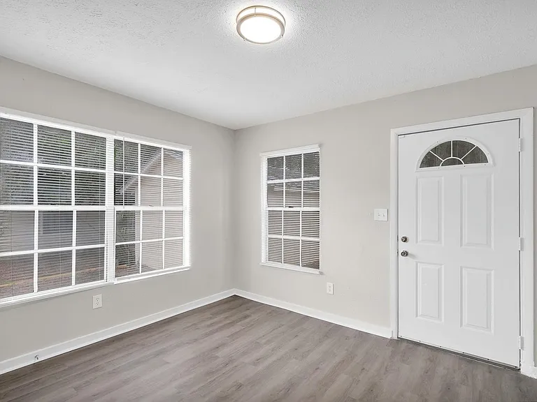 6418 Sapphire Dr — Photo 21