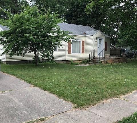 3rd image of 214 Walter St SE