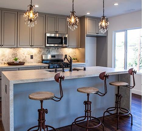 5th image of 1301 N Martel Ave #1301