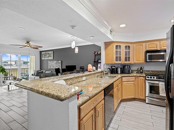 4th image of 1515 E Broward Blvd APT 422