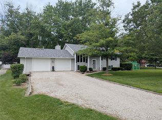1285 Red Ball Trl, Greenville, IL 62246