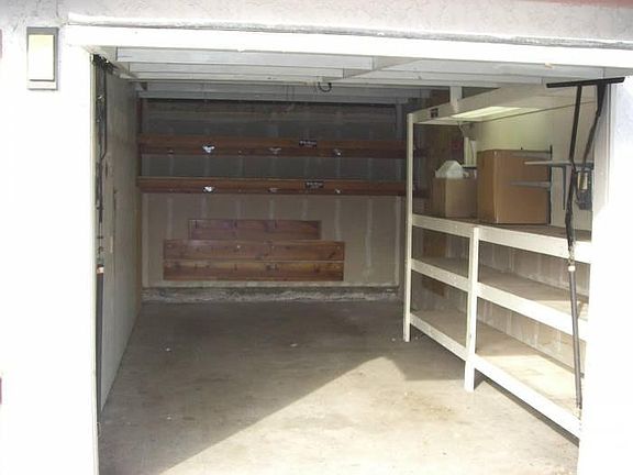 4th image of 10249 Bell Gardens Dr
