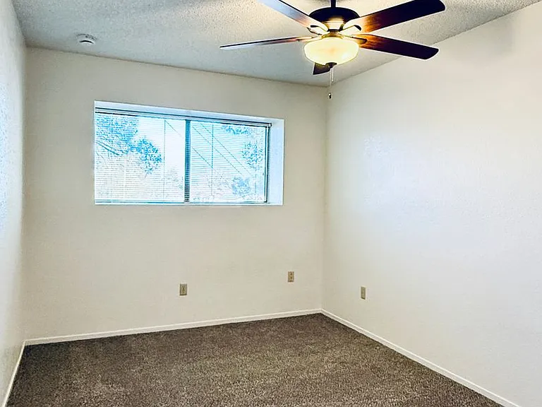 247 E Upjohn Ave — Photo 13