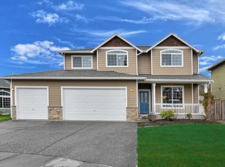 911 Hughes Ln, Granite Falls, WA 98252