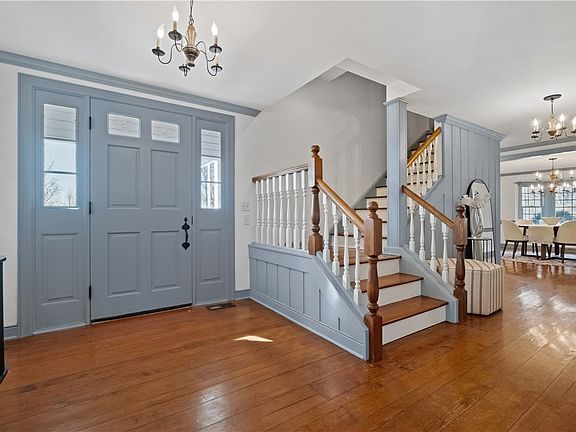 4th image of 3915 Bridgewood Cir