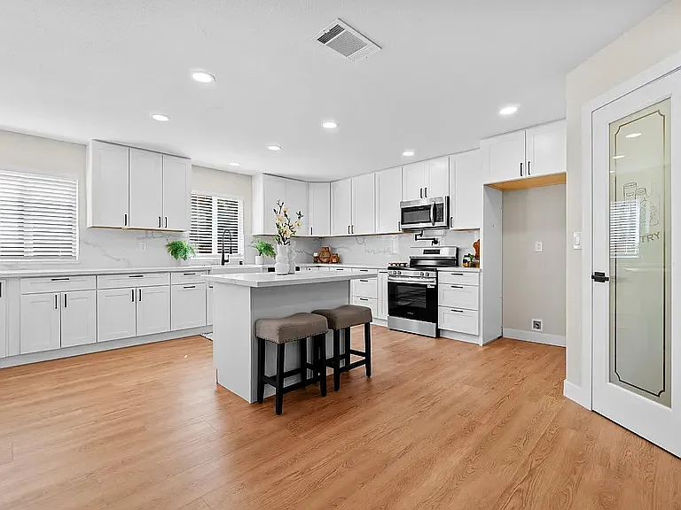 8366 Madison Ave — Photo 24
