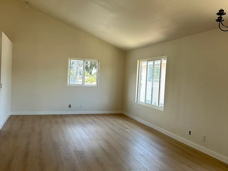 1300 Oak Ave #4 — Photo 5
