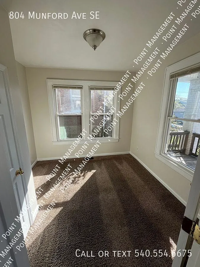 Newly Renovated 3 Bed 1 Bath Close to Greenway! — Photo 3