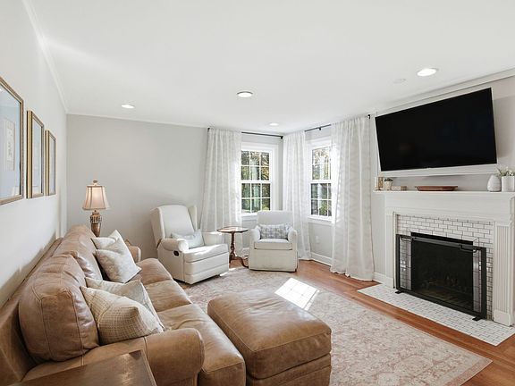 5th image of 1830 Primrose Ave