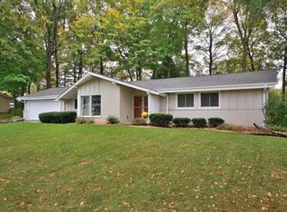 17985 Redvere Dr, Brookfield, WI 53045