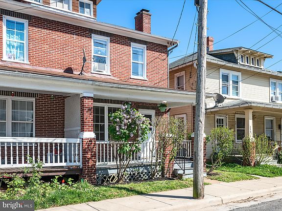 4th image of 372 Gray Ave