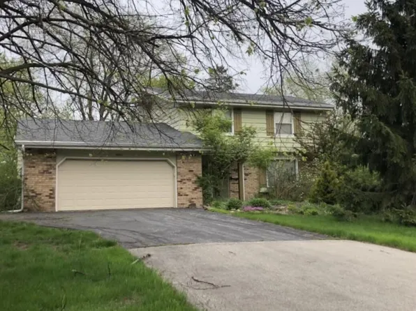 6340 Root River DRIVE, Greendale, WI 53129