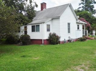 105 N Spray St, Haw River, NC 27258